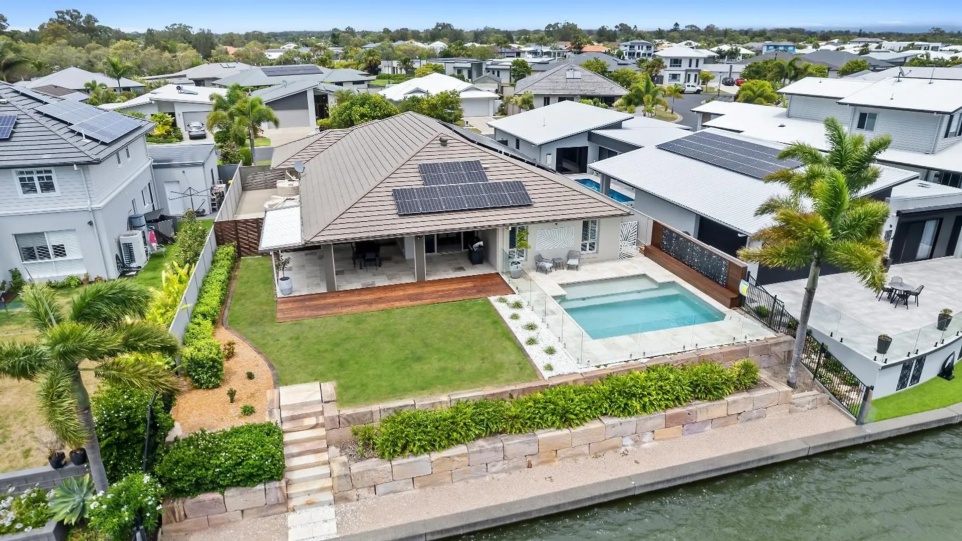 Villa Waters Edge! Banksia Beach Australia
