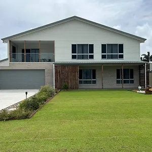 Eureka At Burnettheads Holiday home